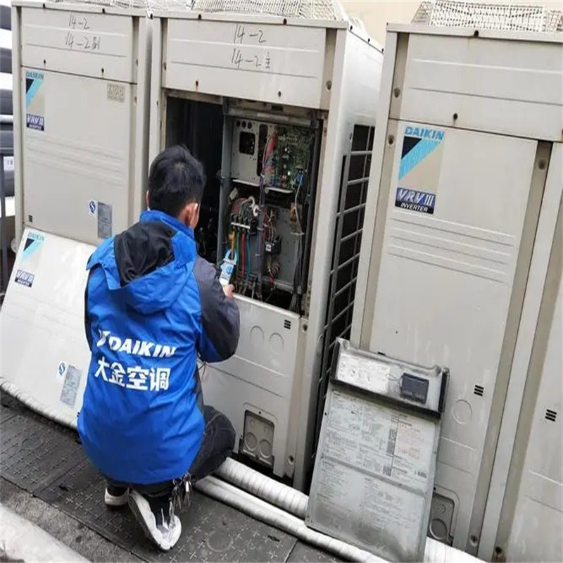 深圳龙华油松柜机空调跳闸故障维修